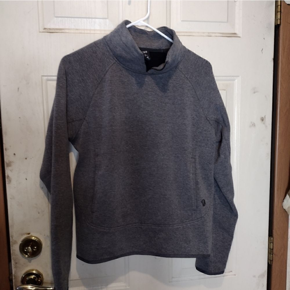 Mountain Hardwear pullover top
